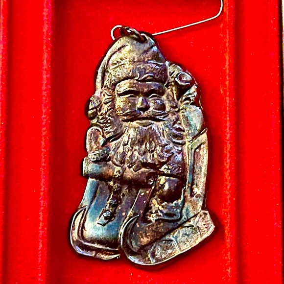 Vintage Silver Santa in a Sleigh Ornament - Picture 3 of 5